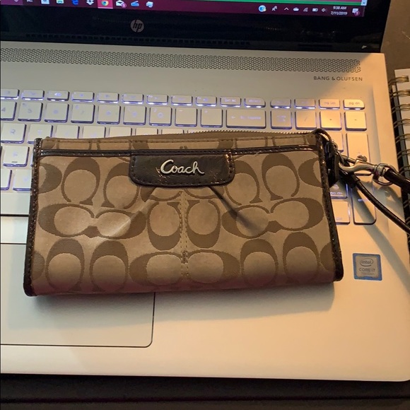 Coach Wallet/ Wristlet - Picture 1 of 6